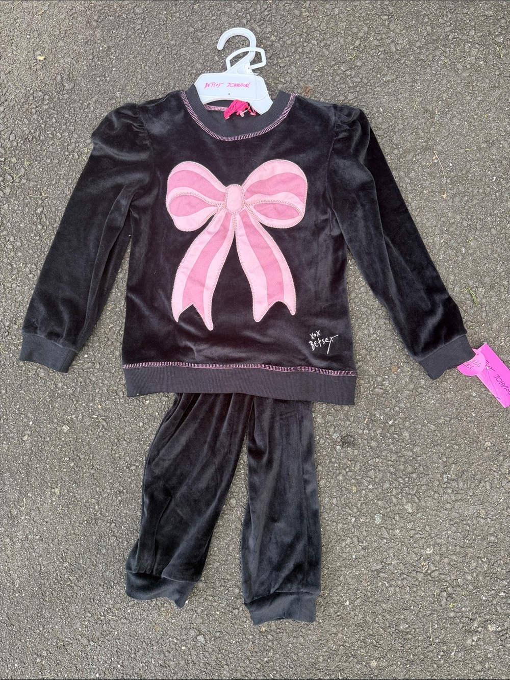 NWT! Betsey Johnson Black Velour Set with Pink Bow Applique size 6